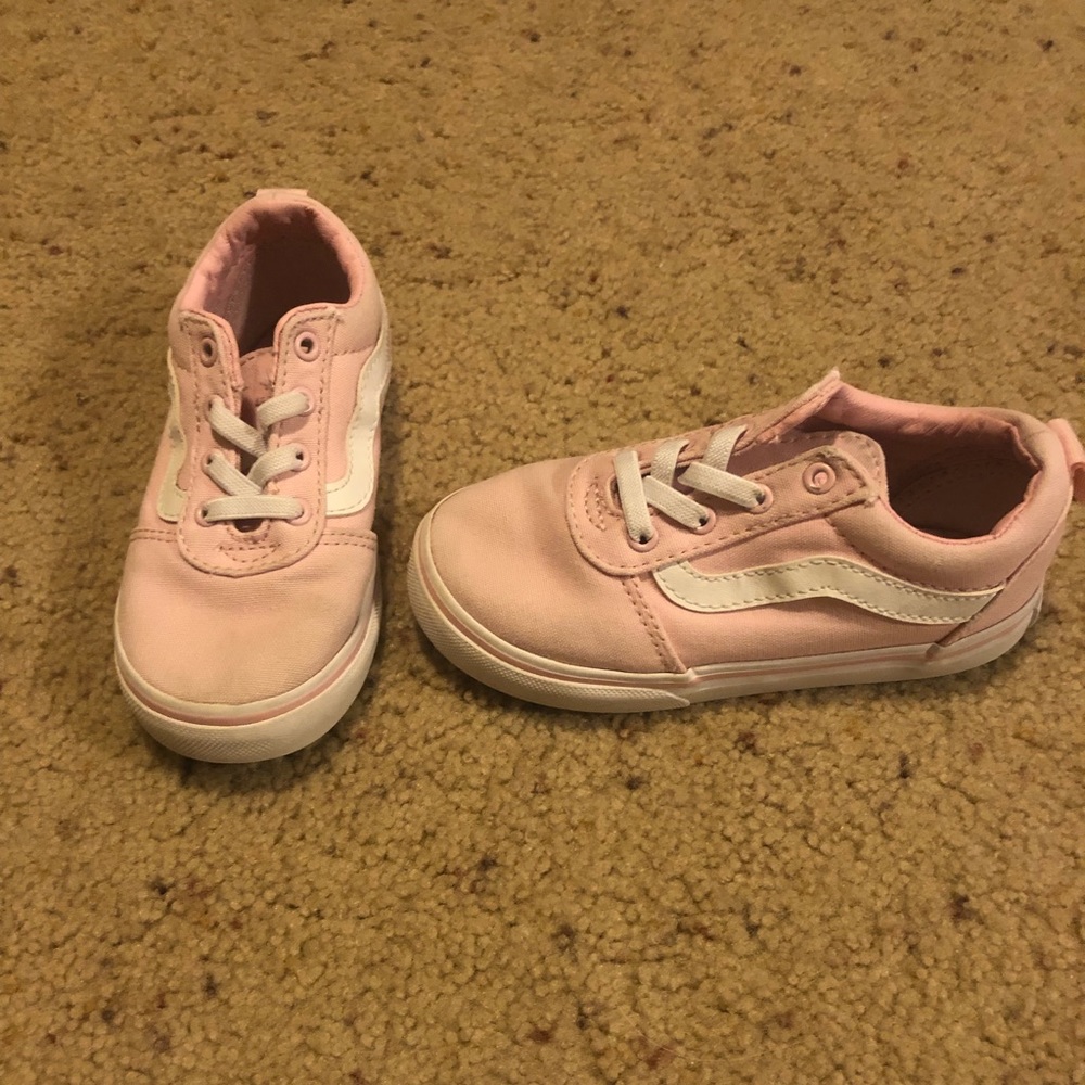 EUC Toddler size 9 pink Vans